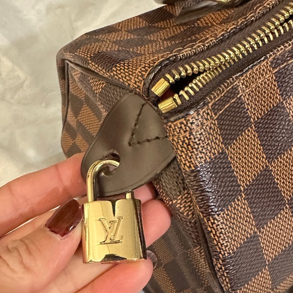 Louis Vuitton Damier Speedy 25 - Picture 7 of 9